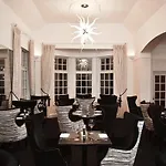 Cairn Lodge 